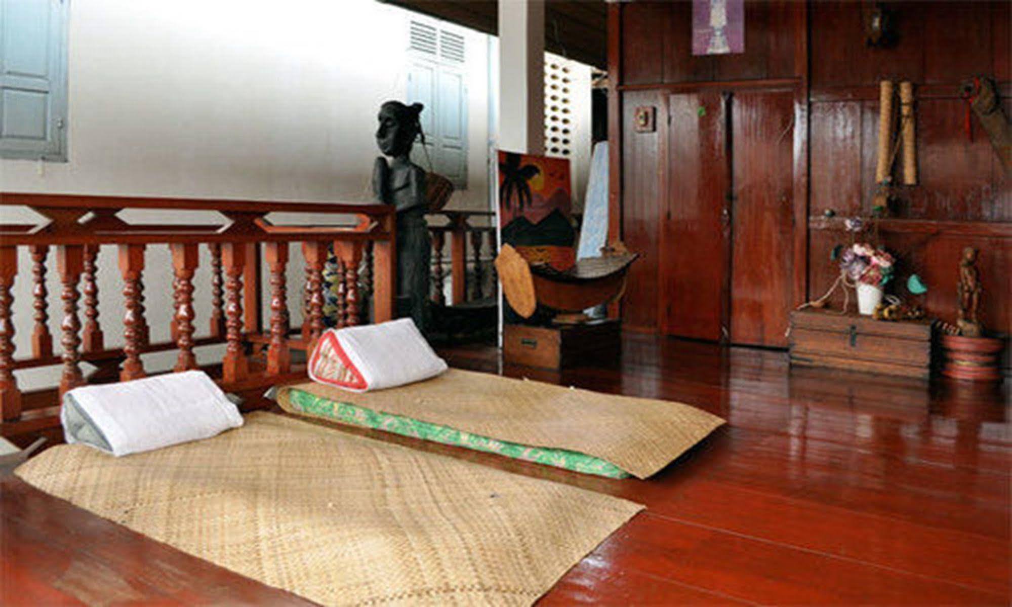 Vanvisa Guesthouse Luang Prabang Esterno foto