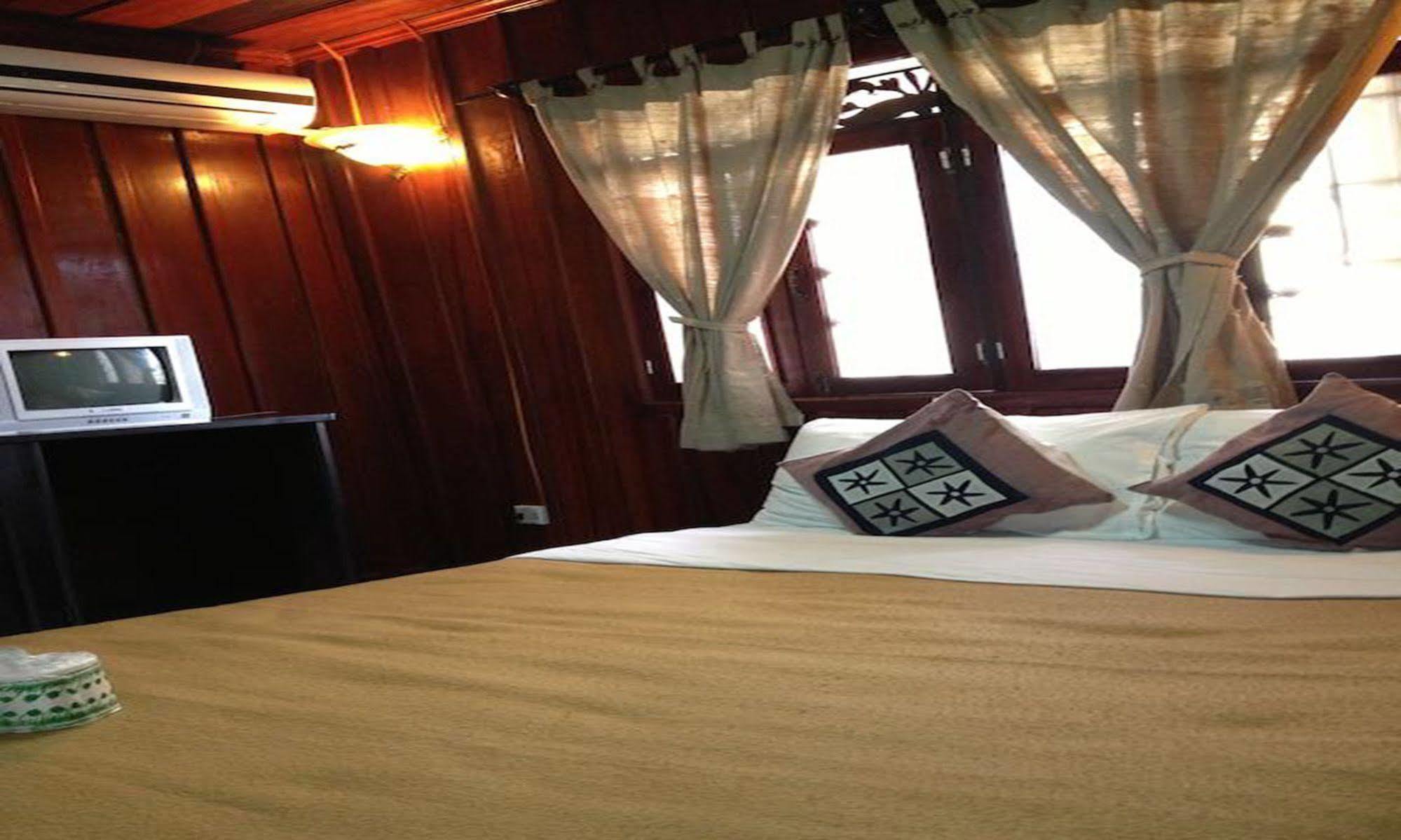 Vanvisa Guesthouse Luang Prabang Esterno foto