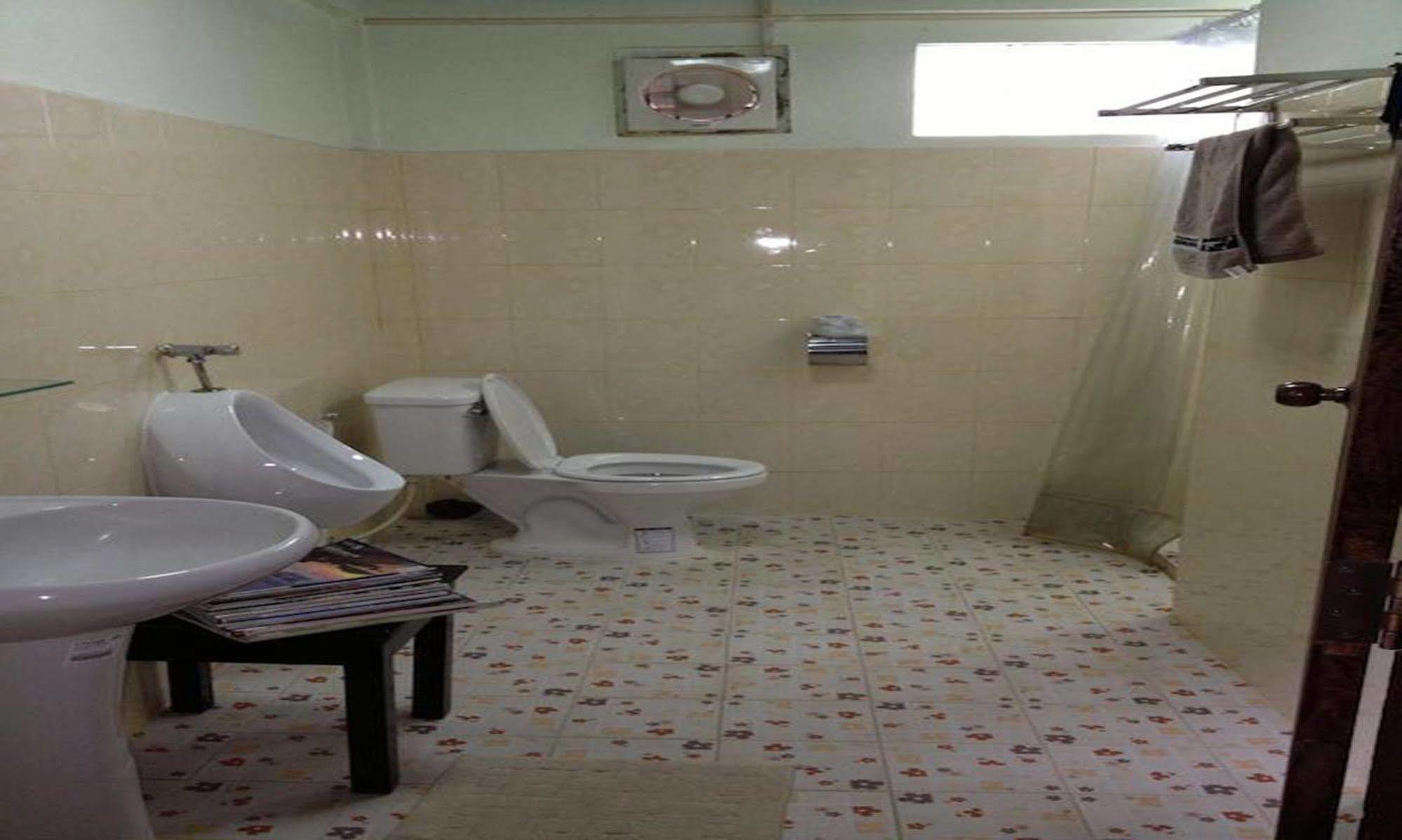 Vanvisa Guesthouse Luang Prabang Esterno foto
