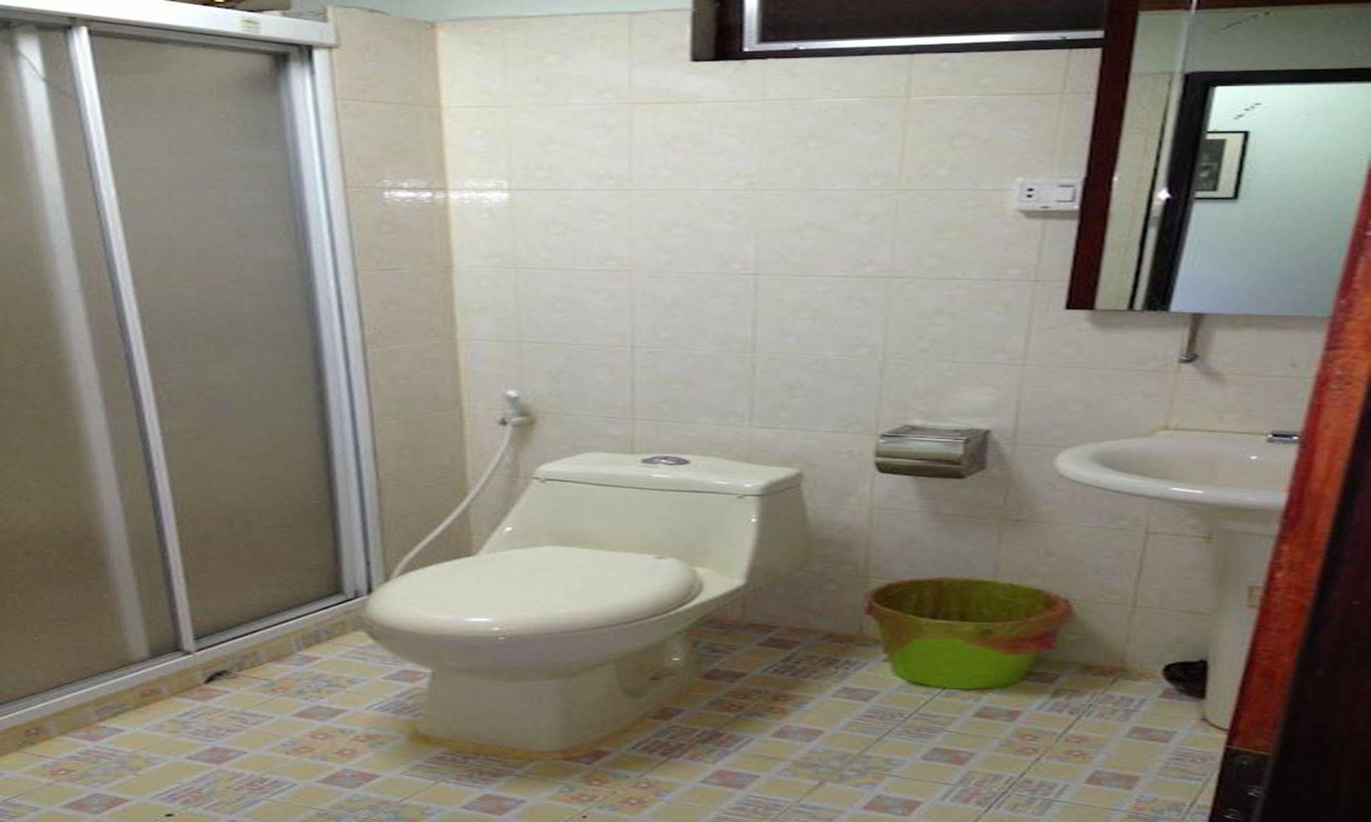 Vanvisa Guesthouse Luang Prabang Esterno foto